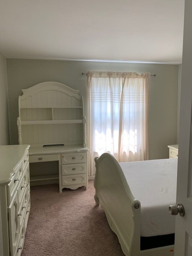 Building Photo - COMING SOON! 2 BEDROOM/2 BATH CONDO FOR LE...