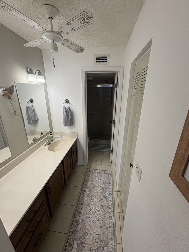 Building Photo - 305 Mission Trail W