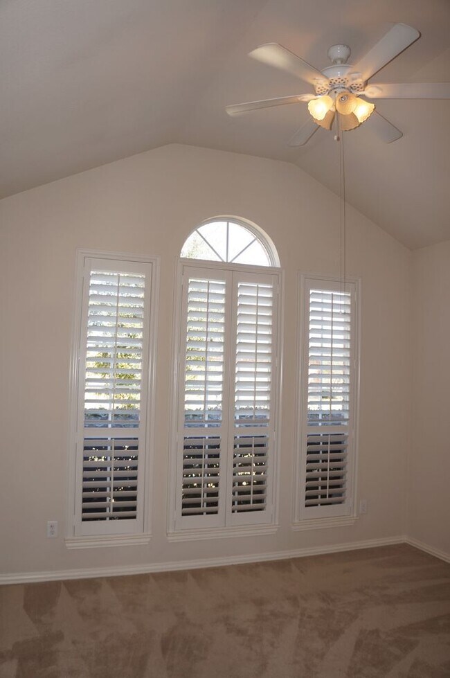 Building Photo - 2756 Red Wolf Dr