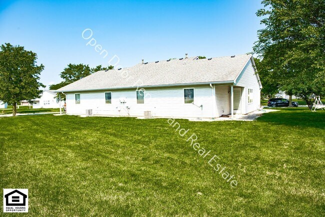 Building Photo - Fort Wayne Rising 1420/1422 Flagstone