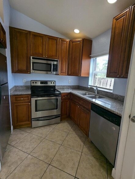 Building Photo - 4910 Cambridge St