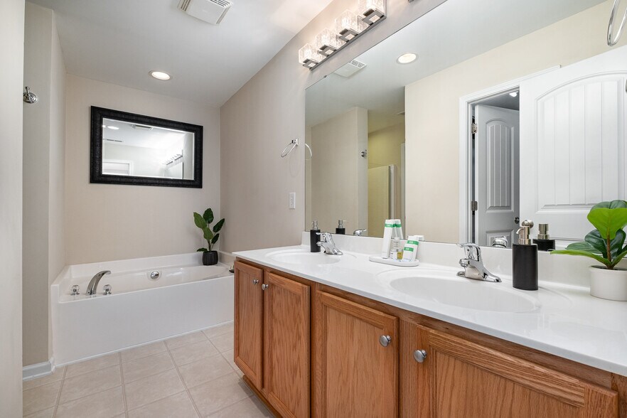 Building Photo - 4618 Merendino St