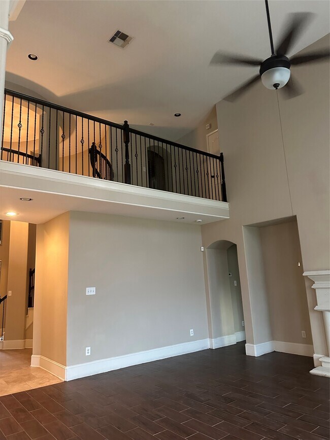 Building Photo - 13915 Sawmill Run Ln