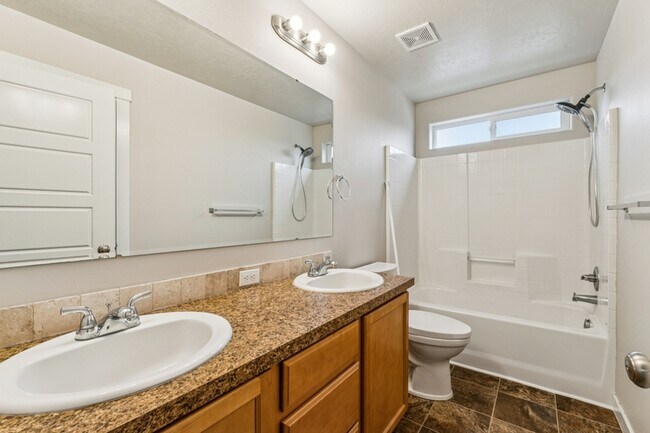 Building Photo - 2914 W Sunny Cove St