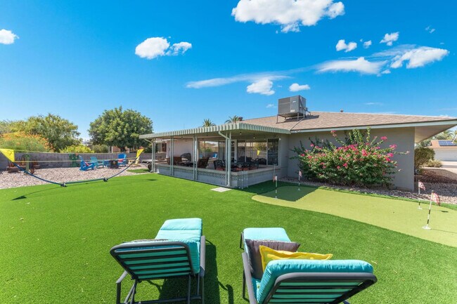 Building Photo - 11031 W Cumberland Dr