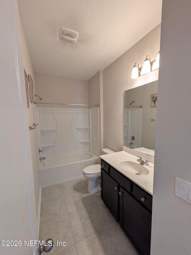 Building Photo - 100 Golden Fern Dr