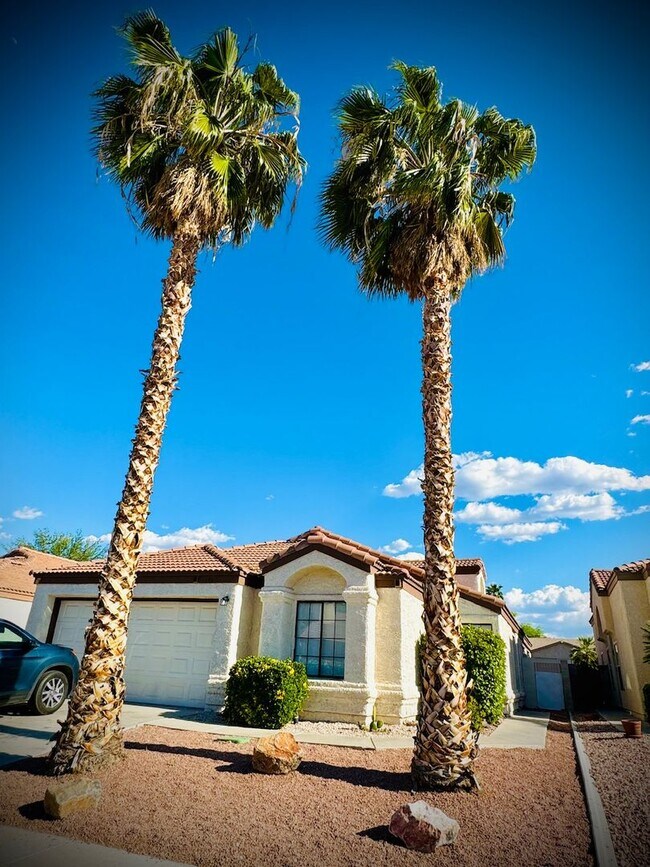 Building Photo - WONDERFUL 3 BEDROOM SINGLE STORY HOME IN T...