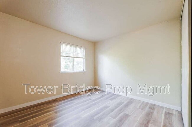 Building Photo - 1019 Dornajo Way