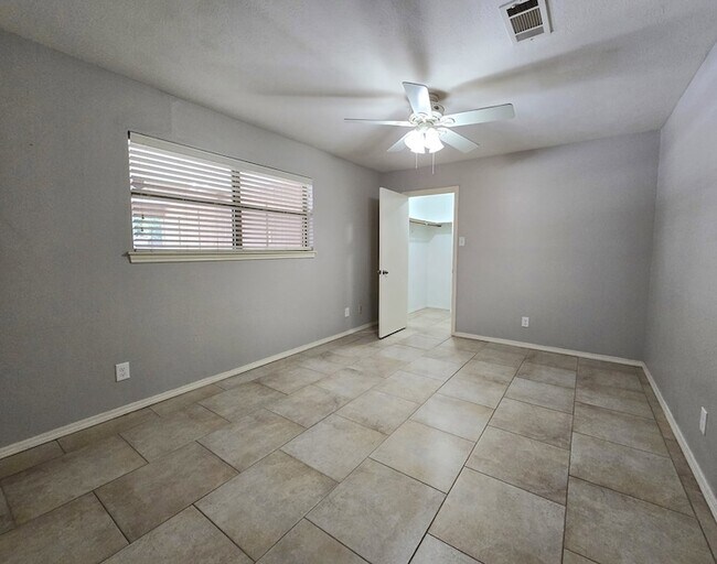 Building Photo - 2311 Haynes Ave
