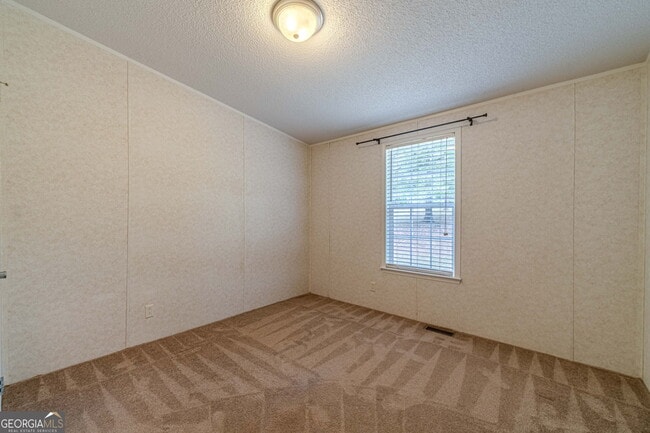 Building Photo - 246 Kings Ridge Dr