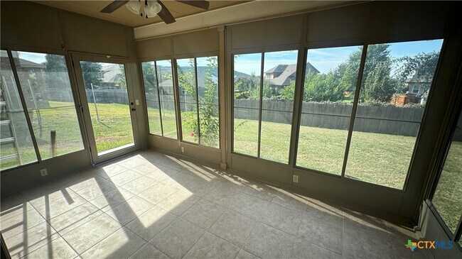Building Photo - 834 Red Fern Dr