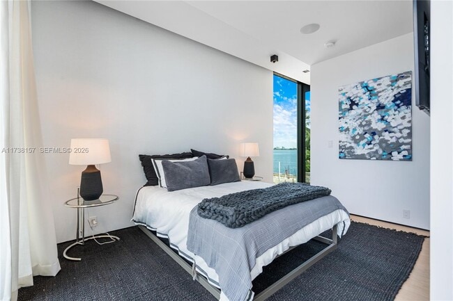 Building Photo - 1369 N Venetian Way