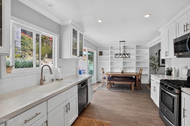 Building Photo - 25031 Adelanto Dr