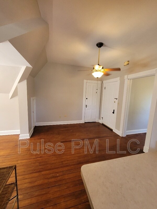 Building Photo - 634 Greenup St
