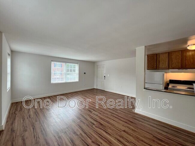 Building Photo - 732 Scotland St