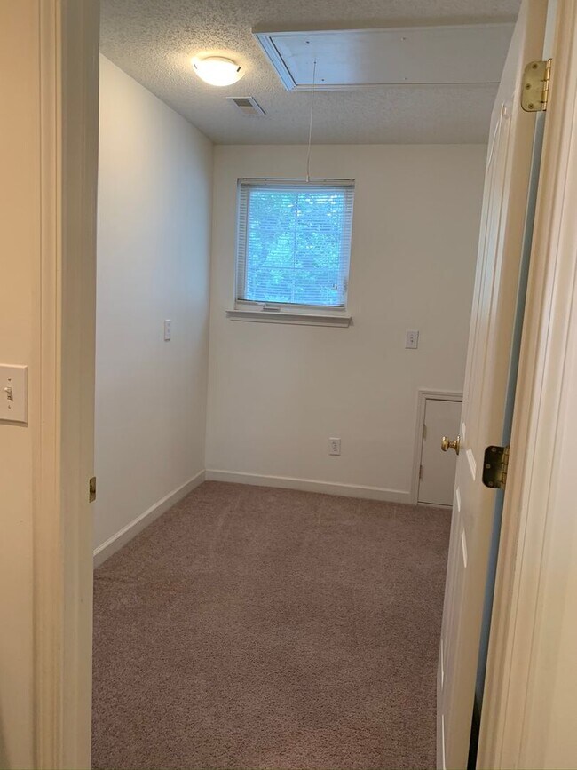Building Photo - 177 Clusters Cir