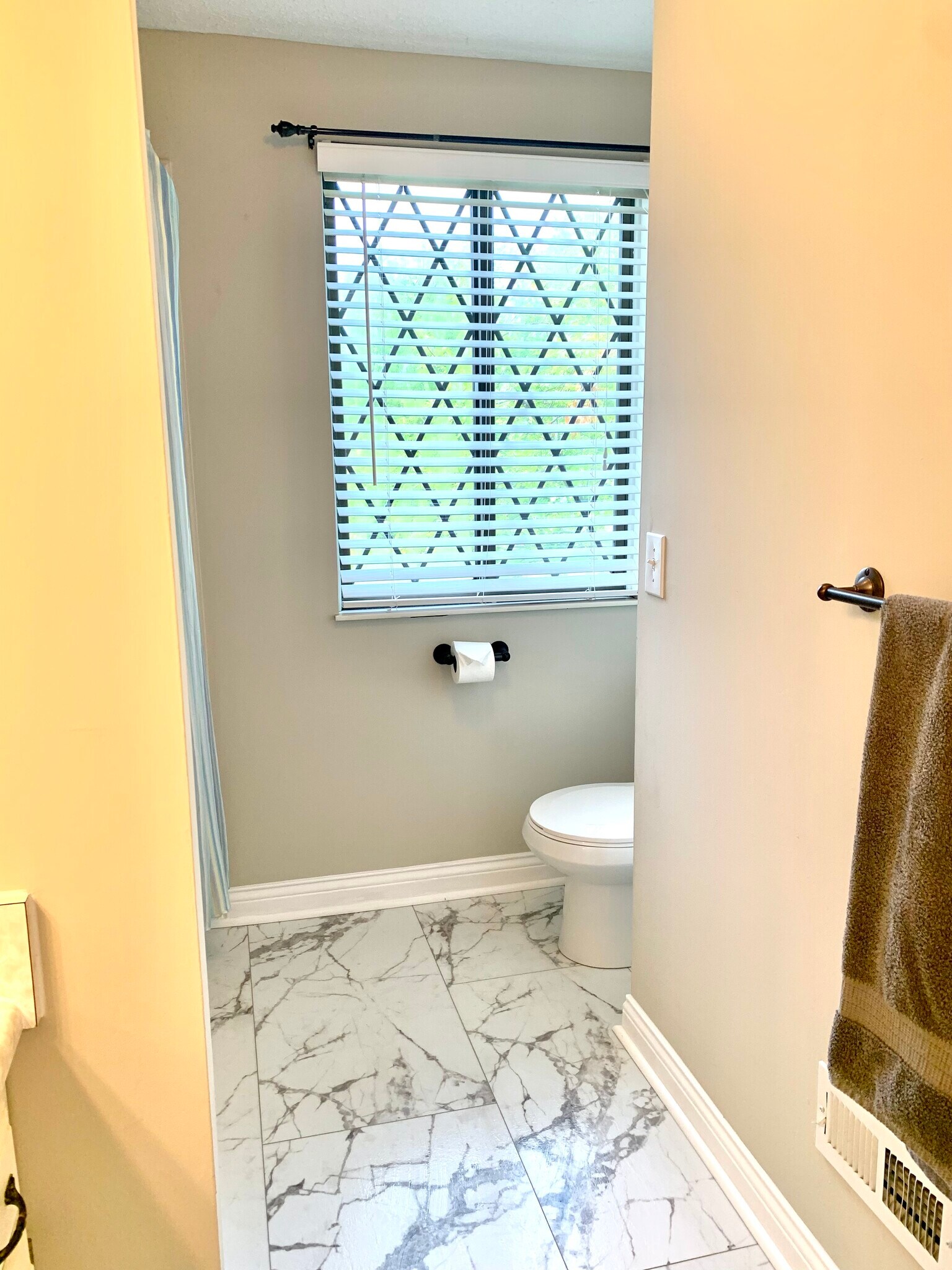 Bathroom - 1891 Fernwood Pl