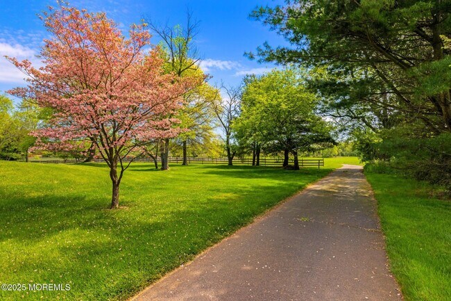 Building Photo - 13 Driftwood Ln