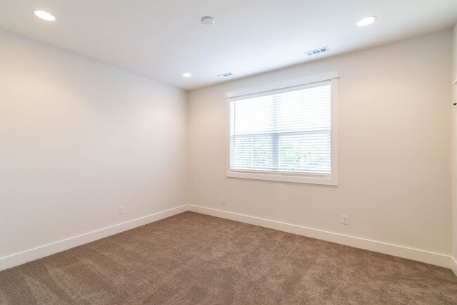 Building Photo - COMING SOON! 3 Bed/4 Bath Buena Vista 3 Story Townhouse-Rooftop level with Downtown Views!!