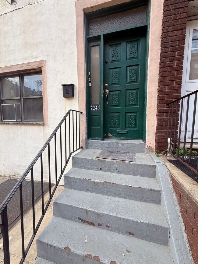 Building Photo - 2246 S 15th St