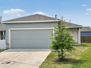 Building Photo - Charming Single-Story Converse Home