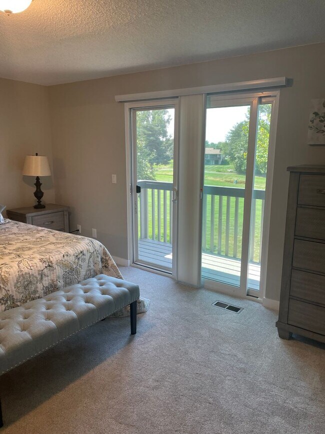 Building Photo - Beautiful fully furnished townhouse on the Eagle Hills golf course!!!