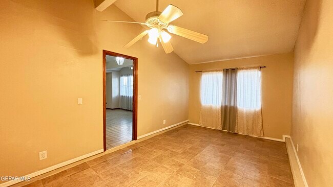 Building Photo - 10960 Delafield Dr