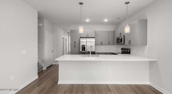 Building Photo - 8067 Purchase Ne Pl