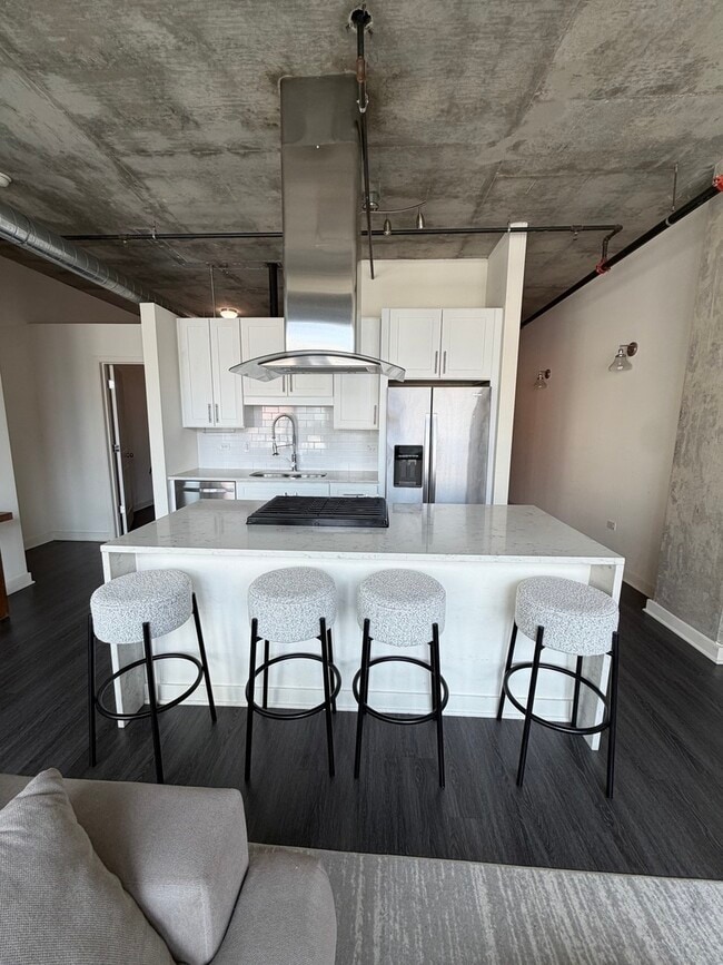 Building Photo - 50 E 16th St