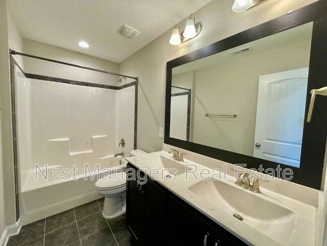 Building Photo - 5344 Debut Ave