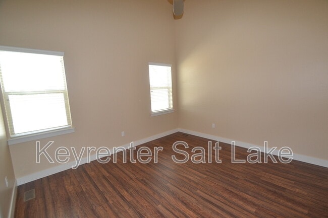 Building Photo - 938 Rebecca View Dr