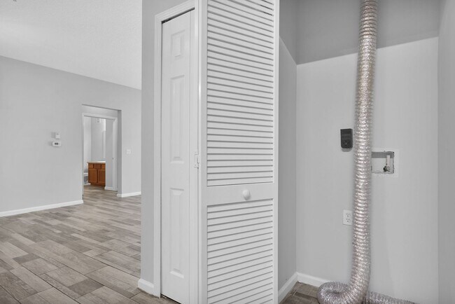 Building Photo - Limited-Time Rental Deal with move-in BONUS