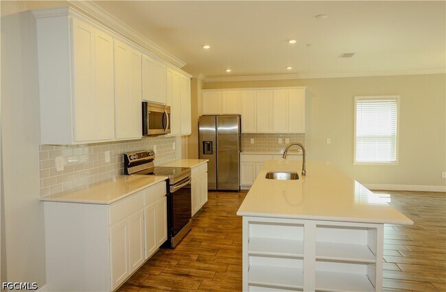 Building Photo - 8792 Cascade Price Cir