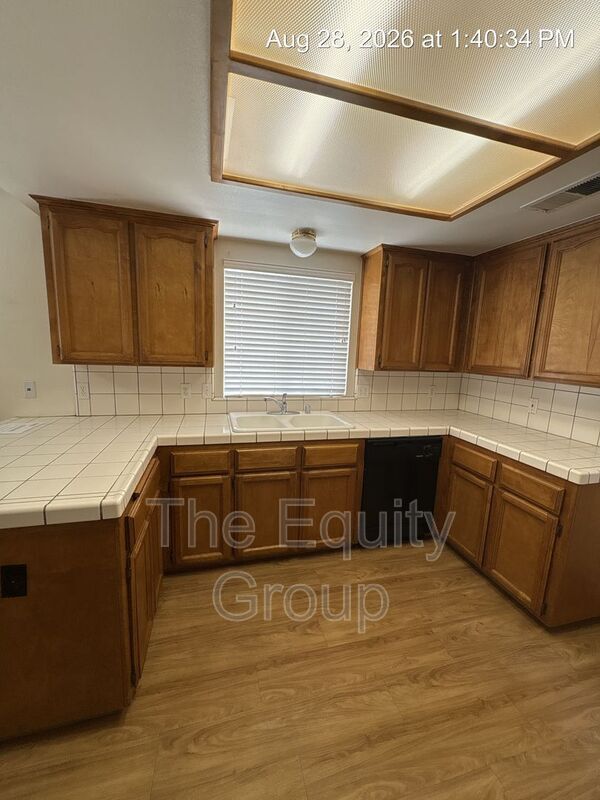 Building Photo - 2633 S Maselli St