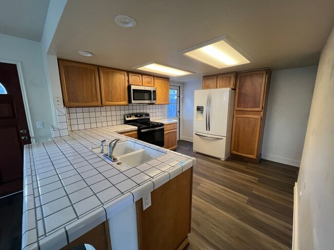 Building Photo - 2696 Orville Ave