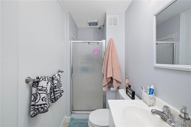 Building Photo - 423 Thames St