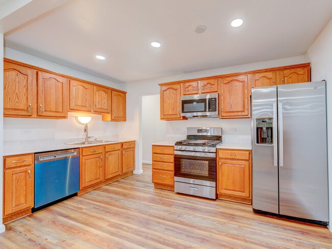 Building Photo - 3316 Brookmeade Dr