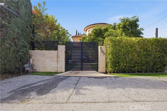 Building Photo - 5209 Avenida Oriente