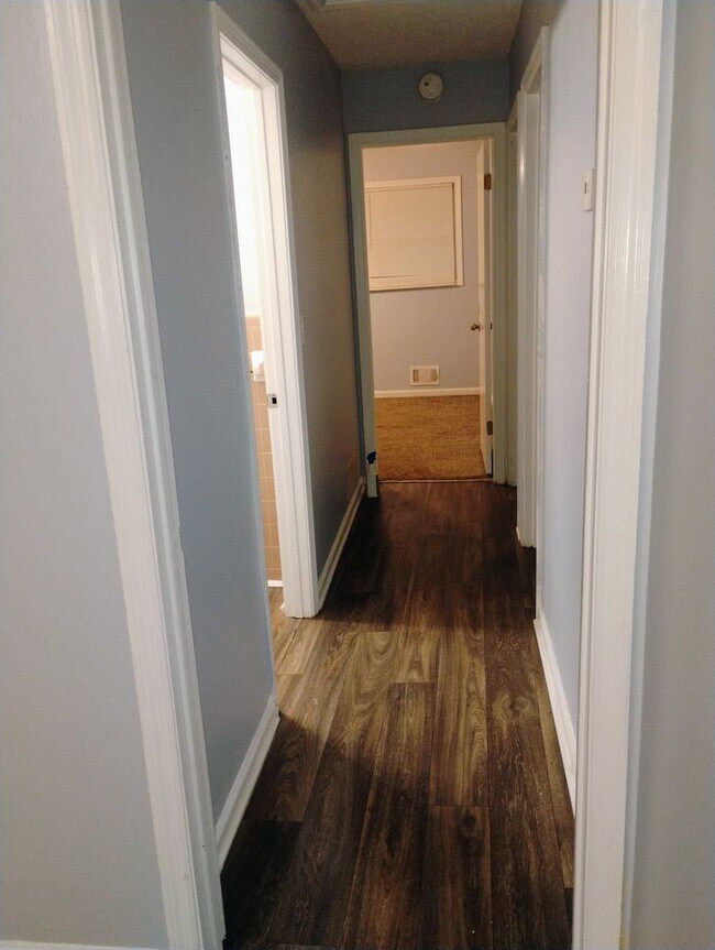 Building Photo - AMAZING 3 BEDROOM HOME READY TO MOVE INTO!...
