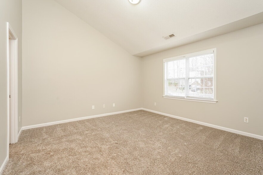 Building Photo - 1921 Wheatfield Ct