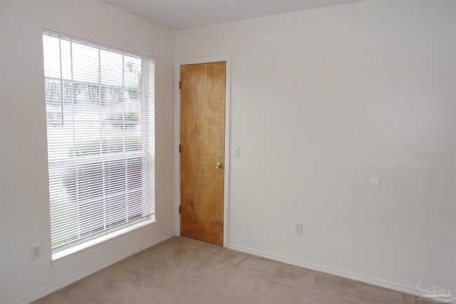 Building Photo - 509 Wood Crest Way