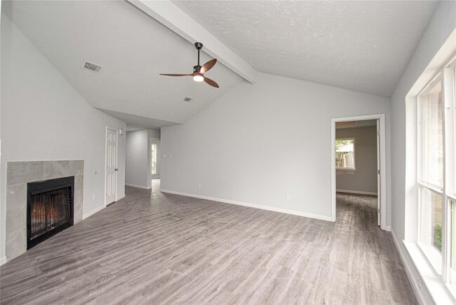 Building Photo - 15822 Bazelbriar Ln