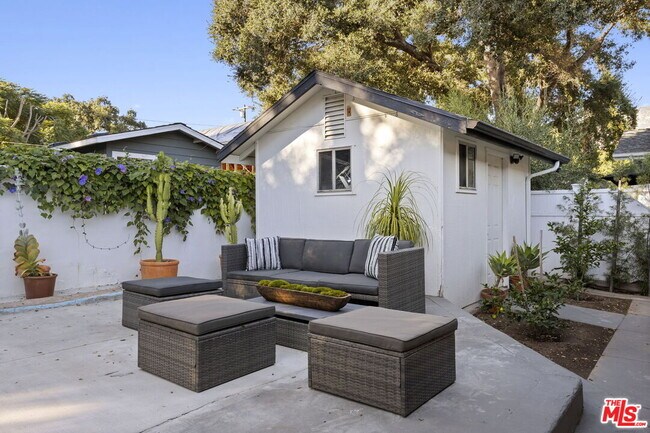 Building Photo - 251 N Encinal Ave