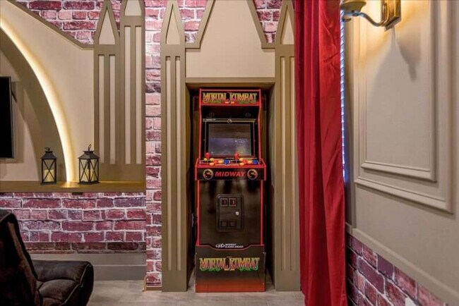 Building Photo - 9052 Sommerset Hills Dr