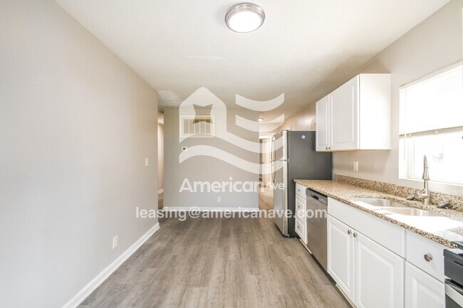 Building Photo - 3608 N Sadlier Dr