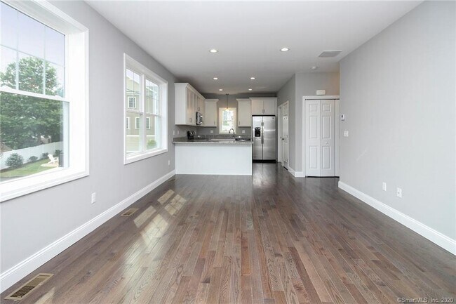 Building Photo - 35 Ringgold St