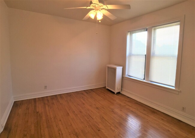 Building Photo - 3025 W Addison St