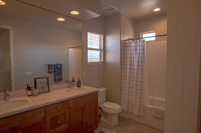 Building Photo - 74500 Xander Ct