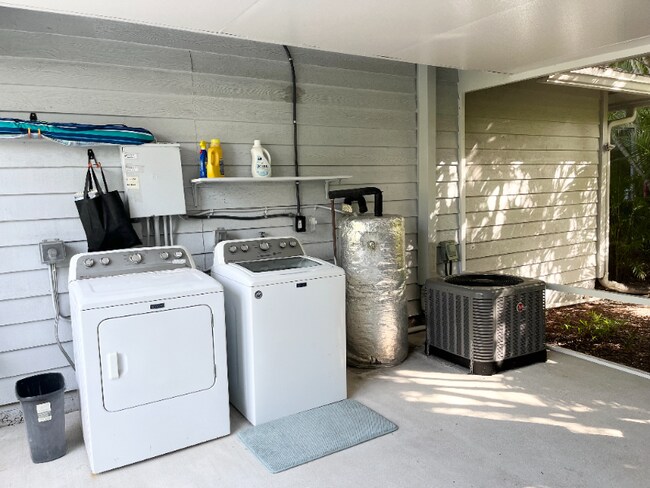 Building Photo - 5285 Travelers Way
