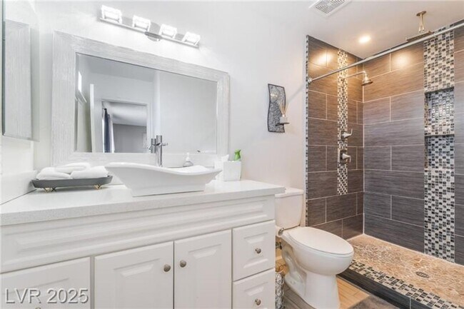 Building Photo - Beautiful 3 bedroom home ready for move-in